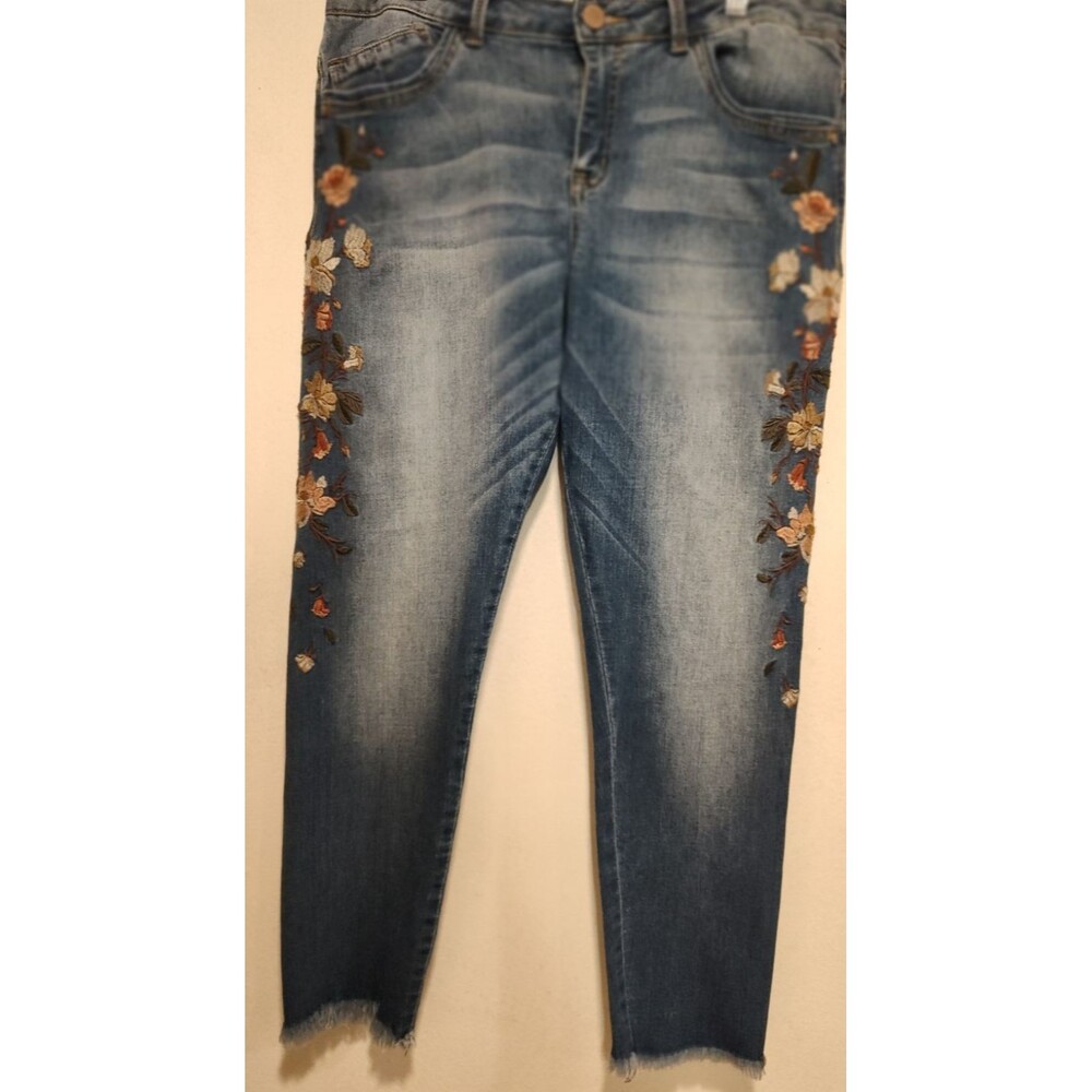 Democracy Women's Blue Jeans Size 14 Seamless Ankle Skimmer Embroidered Flowers